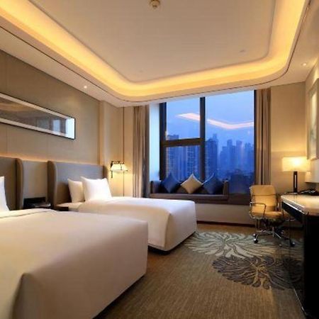Wyndham Grand Plaza Royale Huayu Chongqing Hotel Екстериор снимка