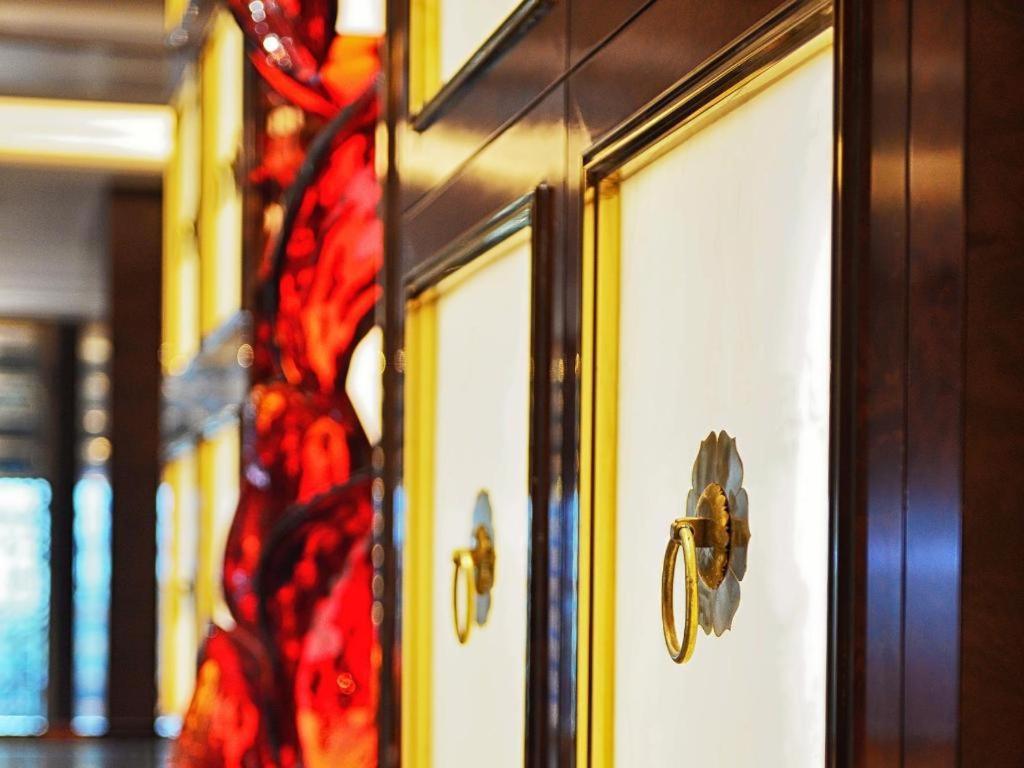 Wyndham Grand Plaza Royale Huayu Chongqing Hotel Екстериор снимка