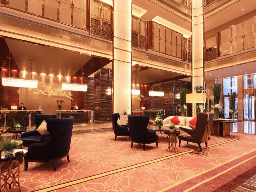Wyndham Grand Plaza Royale Huayu Chongqing Hotel Екстериор снимка