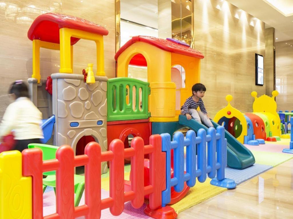 Wyndham Grand Plaza Royale Huayu Chongqing Hotel Екстериор снимка