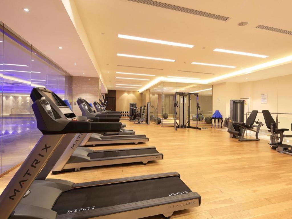 Wyndham Grand Plaza Royale Huayu Chongqing Hotel Екстериор снимка