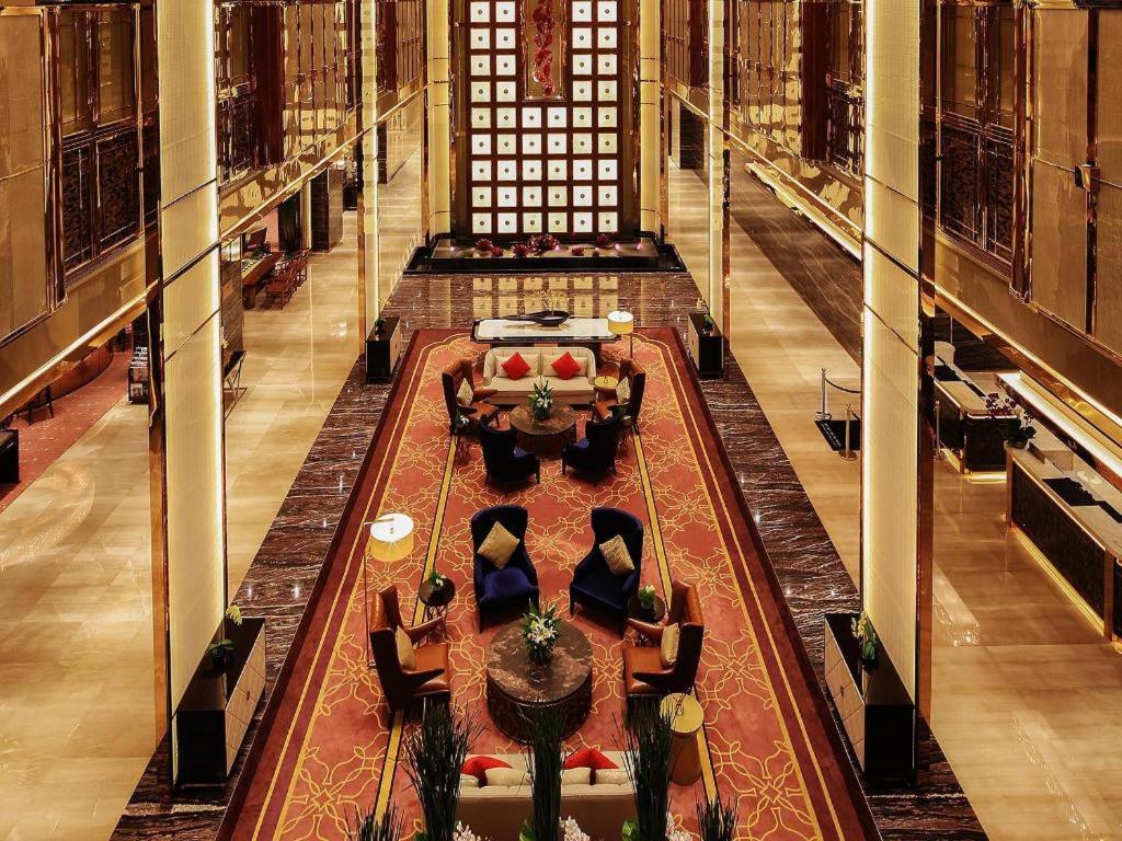 Wyndham Grand Plaza Royale Huayu Chongqing Hotel Екстериор снимка