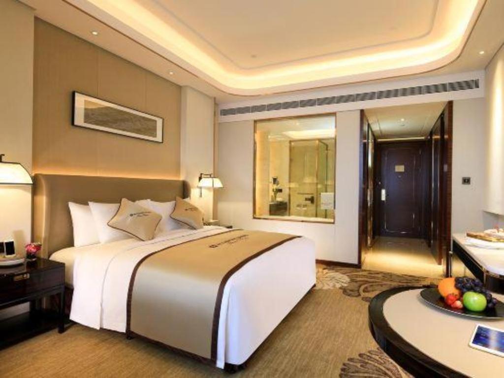 Wyndham Grand Plaza Royale Huayu Chongqing Hotel Екстериор снимка