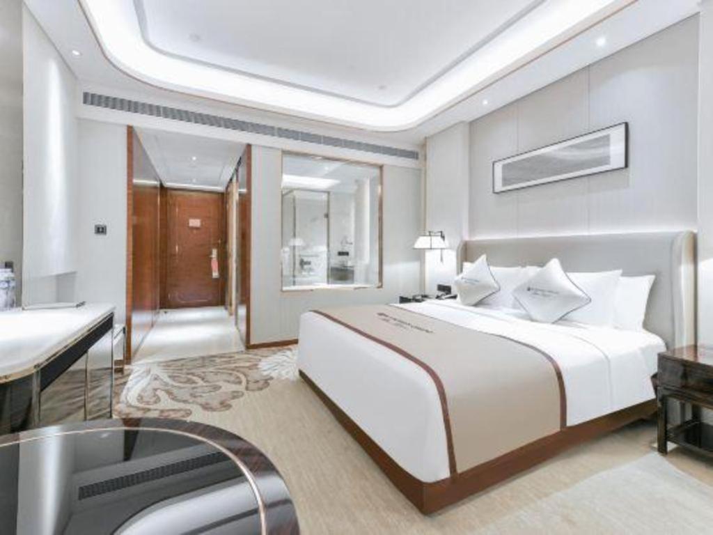 Wyndham Grand Plaza Royale Huayu Chongqing Hotel Екстериор снимка