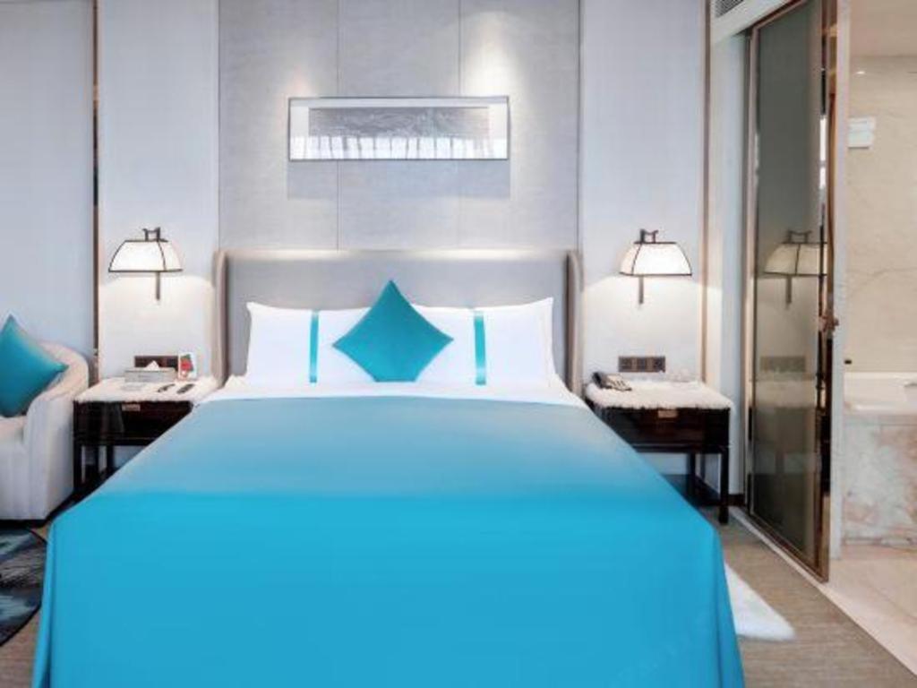 Wyndham Grand Plaza Royale Huayu Chongqing Hotel Екстериор снимка
