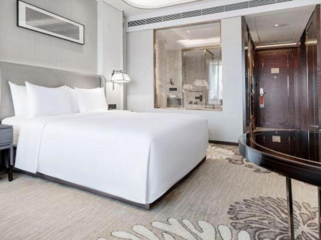 Wyndham Grand Plaza Royale Huayu Chongqing Hotel Екстериор снимка