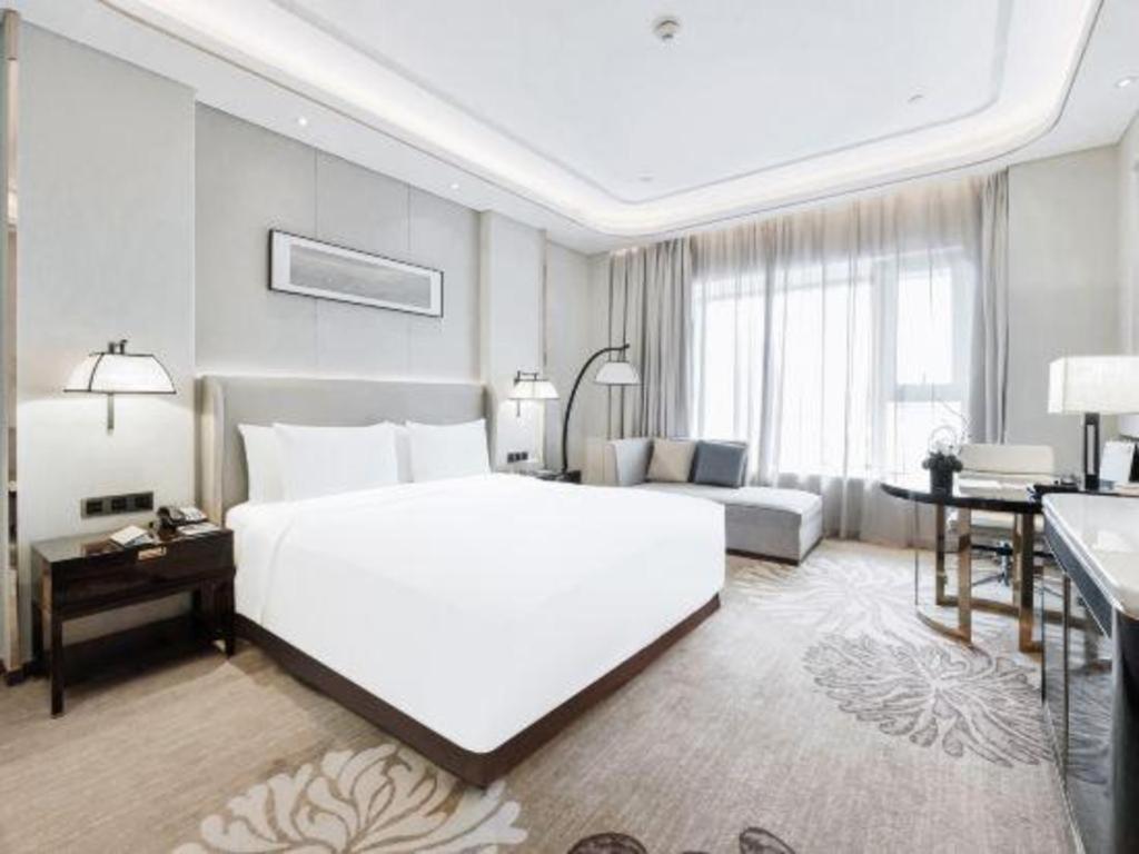 Wyndham Grand Plaza Royale Huayu Chongqing Hotel Екстериор снимка