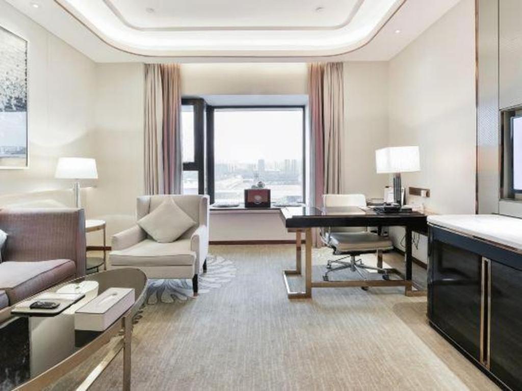 Wyndham Grand Plaza Royale Huayu Chongqing Hotel Екстериор снимка
