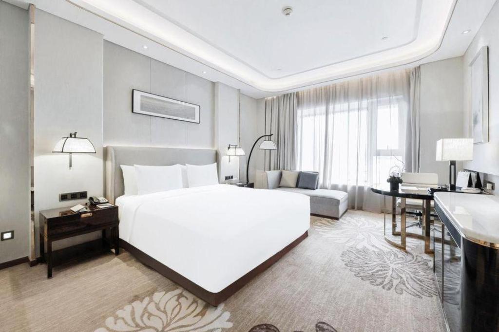Wyndham Grand Plaza Royale Huayu Chongqing Hotel Екстериор снимка