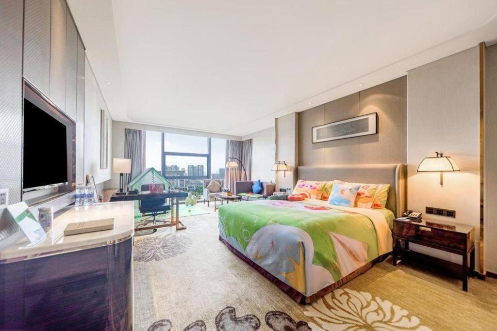 Wyndham Grand Plaza Royale Huayu Chongqing Hotel Екстериор снимка